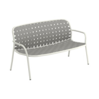 EMU-yard-divano-bianco-grigio-forma-design