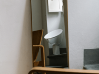 TACCIA-white_table-lamp_3_FLOS